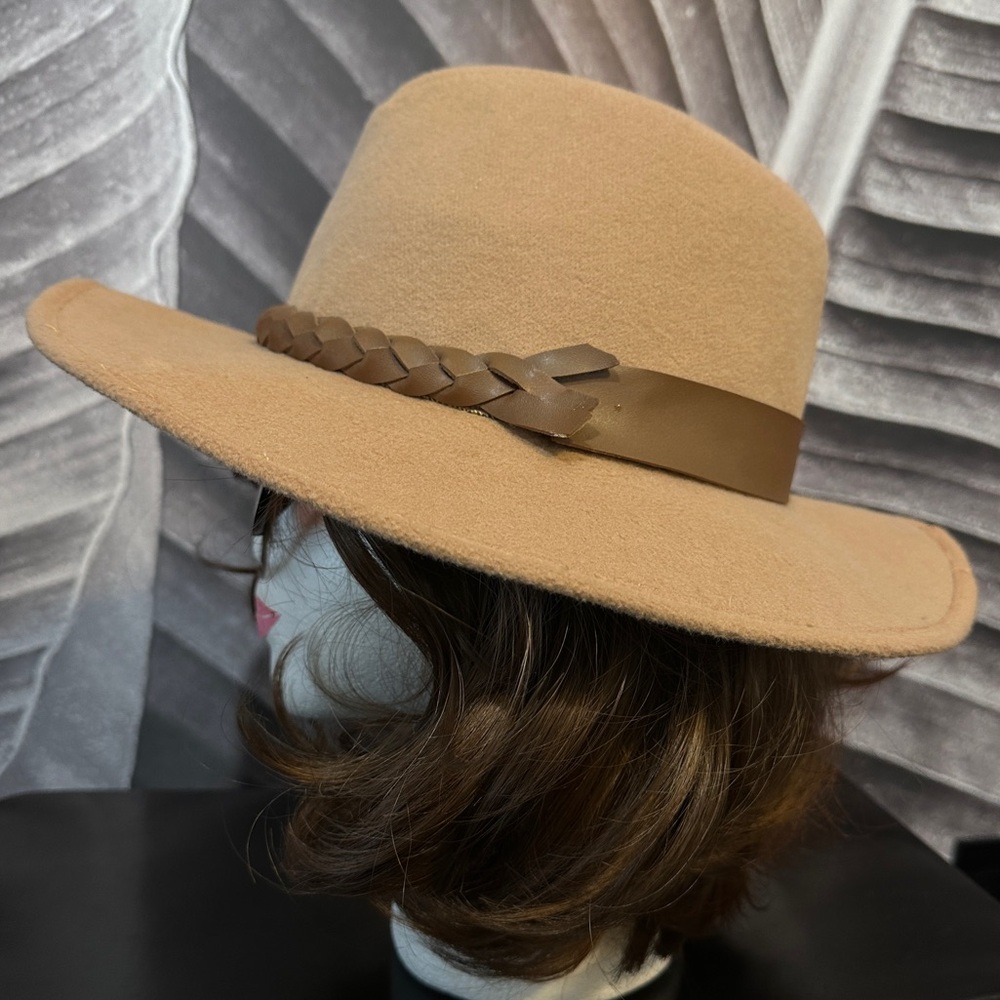 Guess Felt Hat Women’s Camel Tan Wide Brim Fedora Panama Braided Band